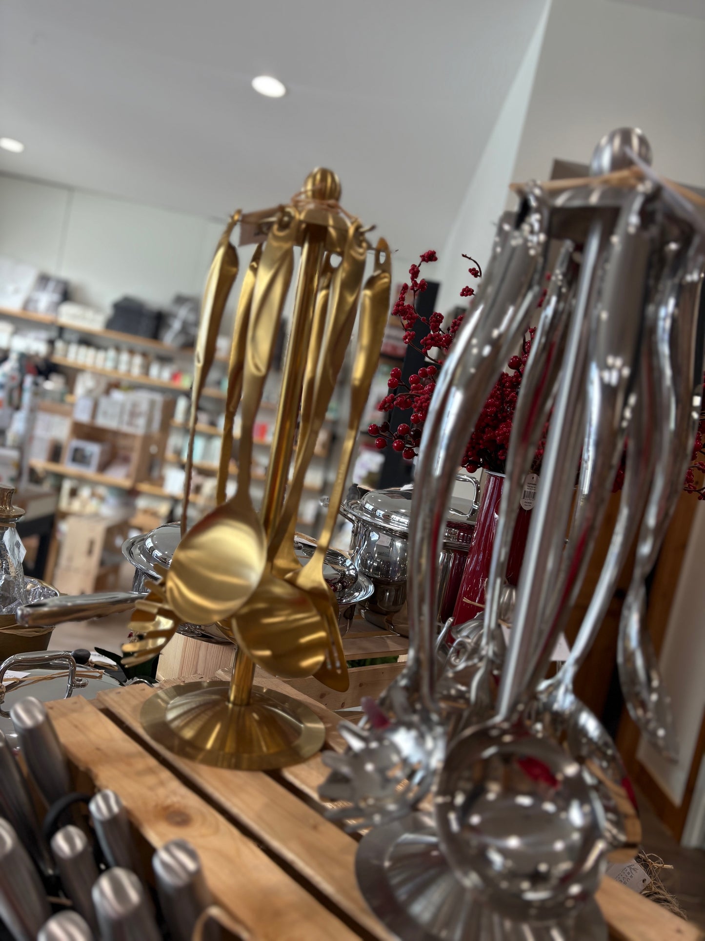 7-Piece Kitchen Utensil Set - Ergonomic and Elegant Handles